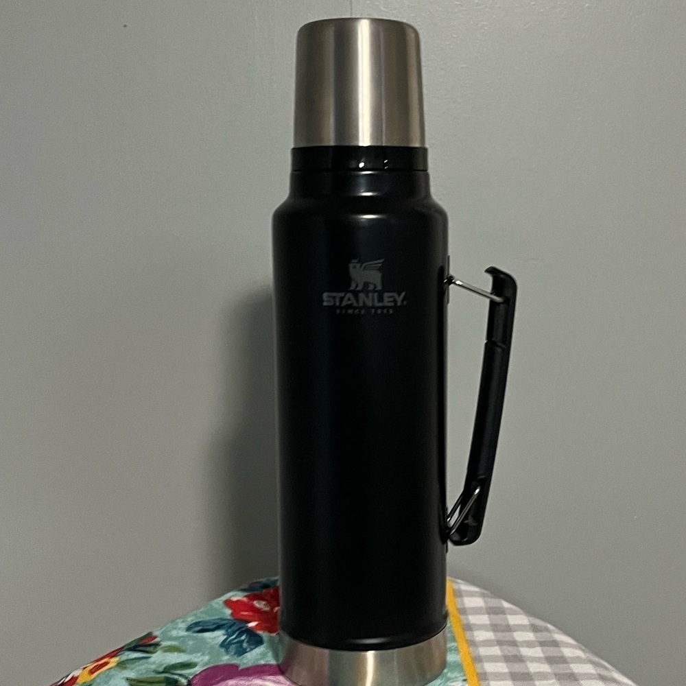 ✴️ Vintage Stanley Black Coffee Thermos Tumbler - Fall
